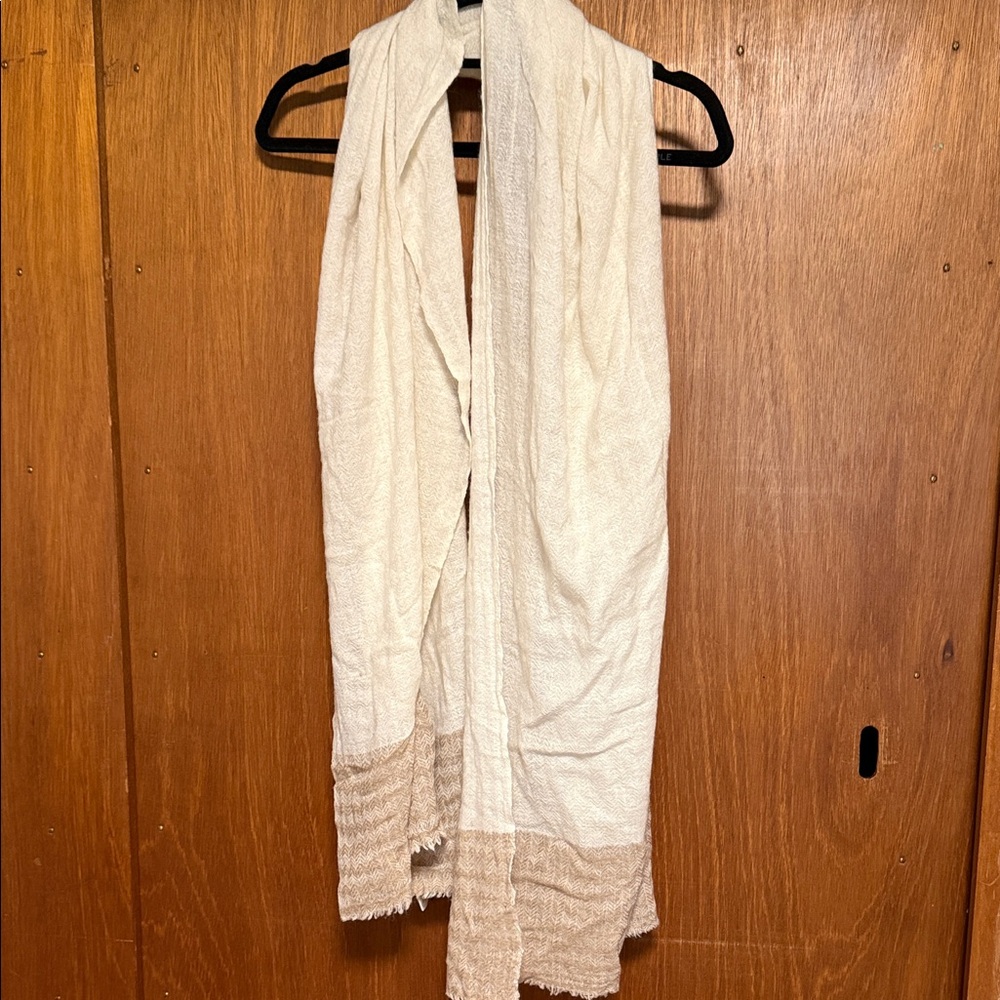 Earth Divas Cream and Tan Scarf